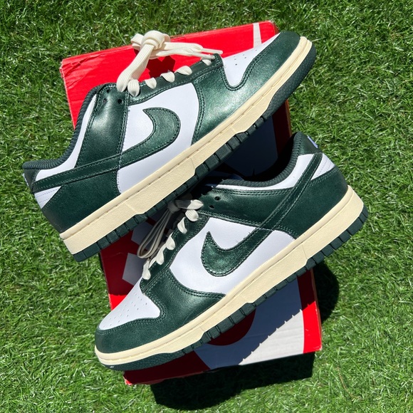 NIKE DUNK VINTAGE GREEN - Picture 2 of 4